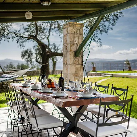 Kastraki Epavlis Villa *